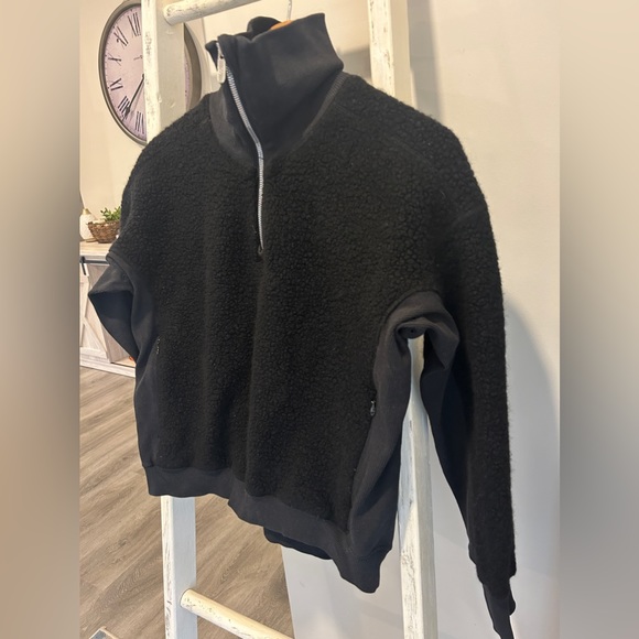 Lululemon Stand Out Sherpa 1/2 Zip ~ size 4 - Picture 9 of 9